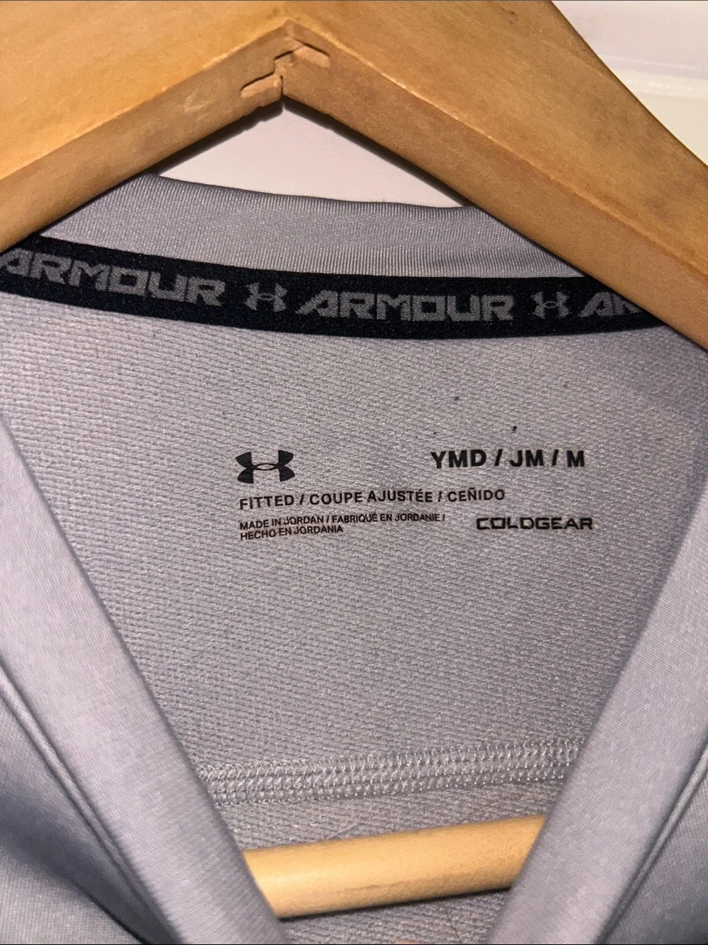 Under Armour boys fitted cold gear Light Gray Long sleeve
